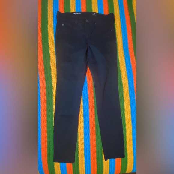 Size 27-27R like new jeans. Price is for one, will post individually - Picture 2 of 13